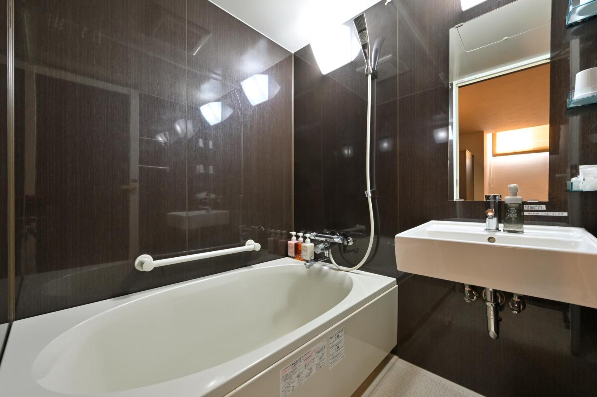 Wakayama Urban Hotel Buitenkant foto
