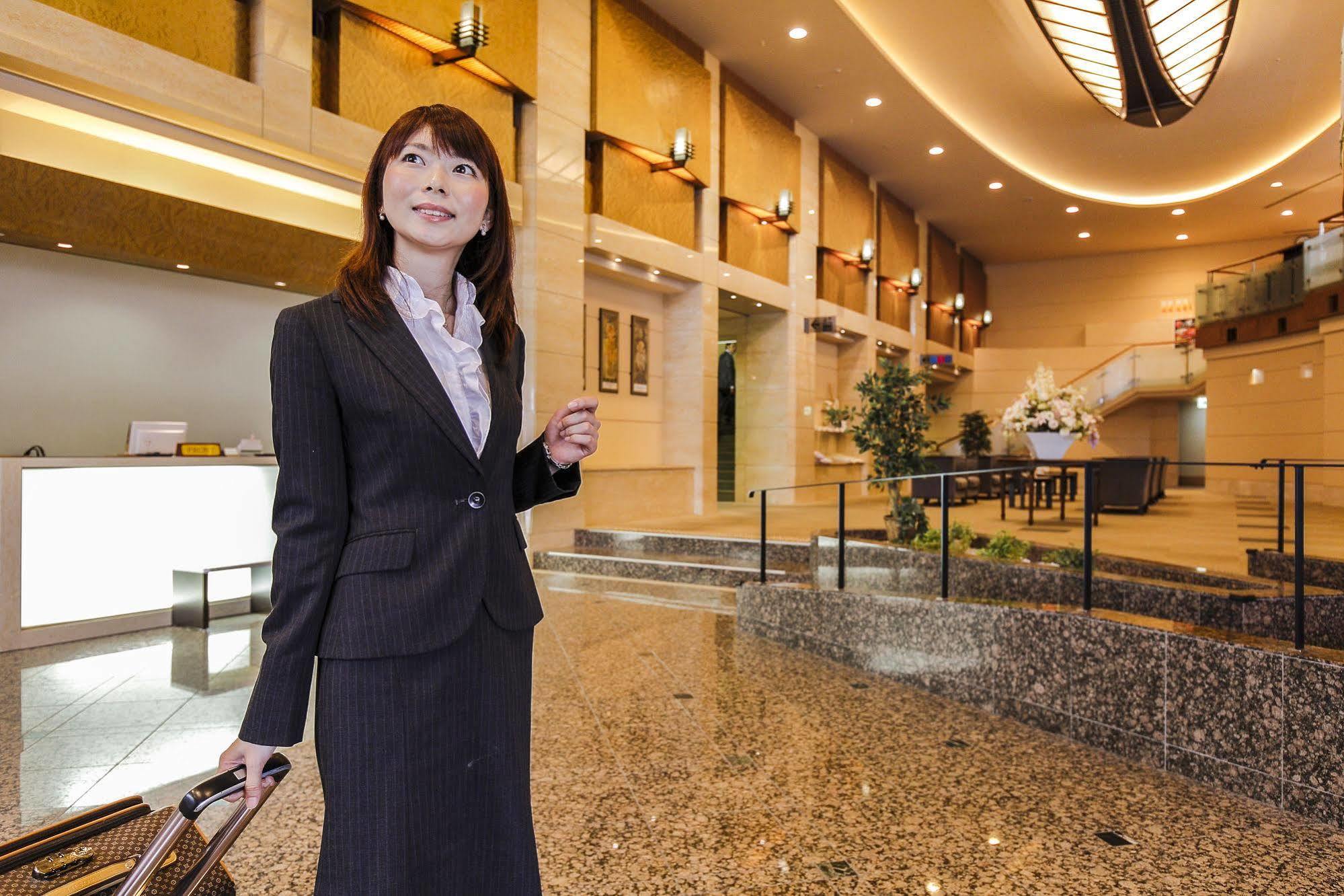 Wakayama Urban Hotel Buitenkant foto
