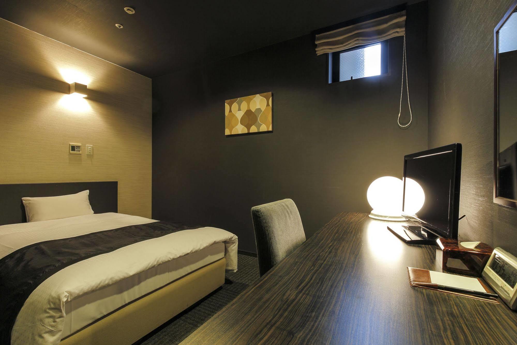 Wakayama Urban Hotel Buitenkant foto